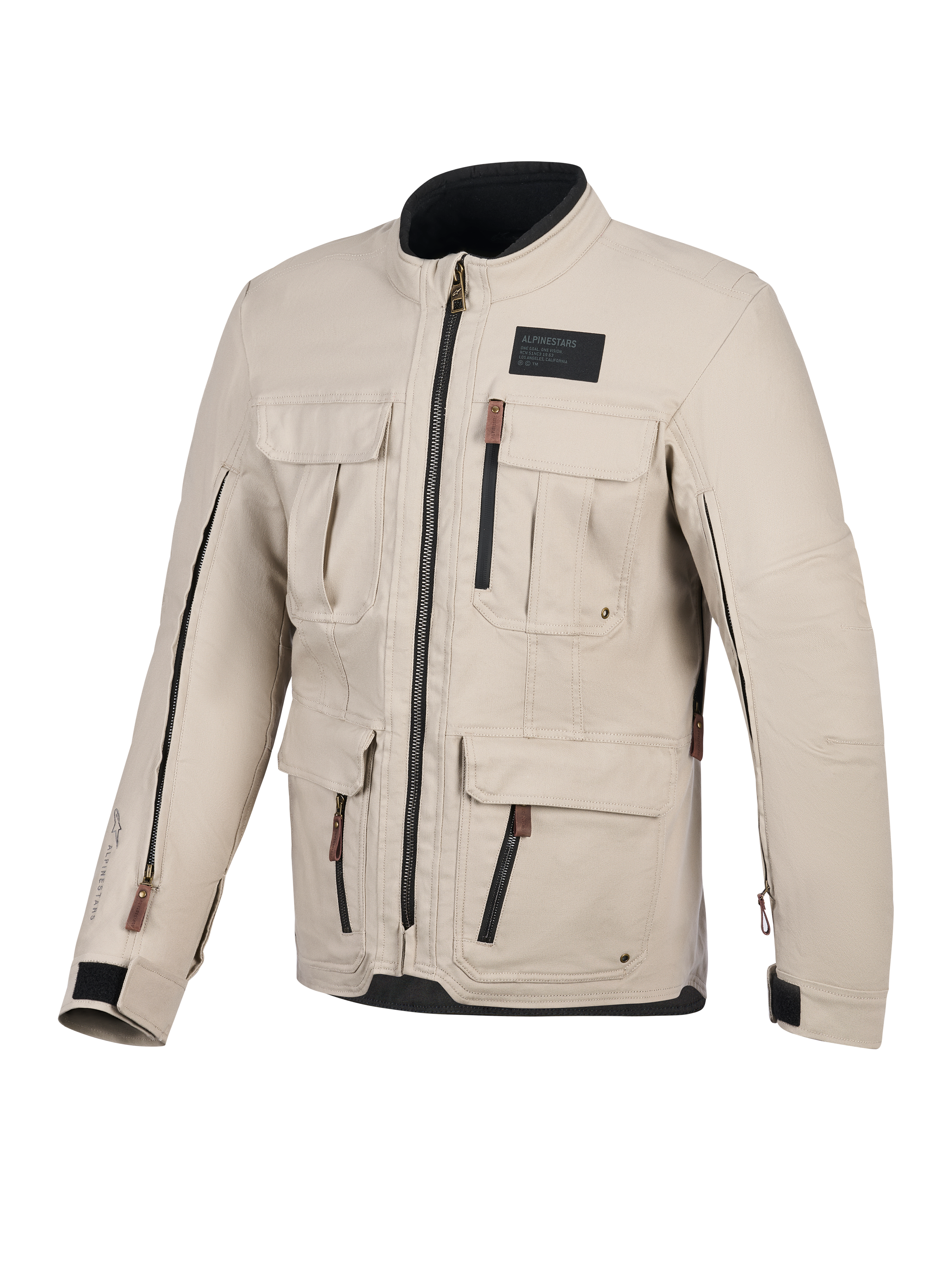 Alpinestars Borrego Drystar® jas, motorjas, warm grijs, vooraanzicht met meerdere cargozakken, zwarte ritsen met bruine lipjes, gewaxte canvas textuur en een zwarte merkpatch op de borst.