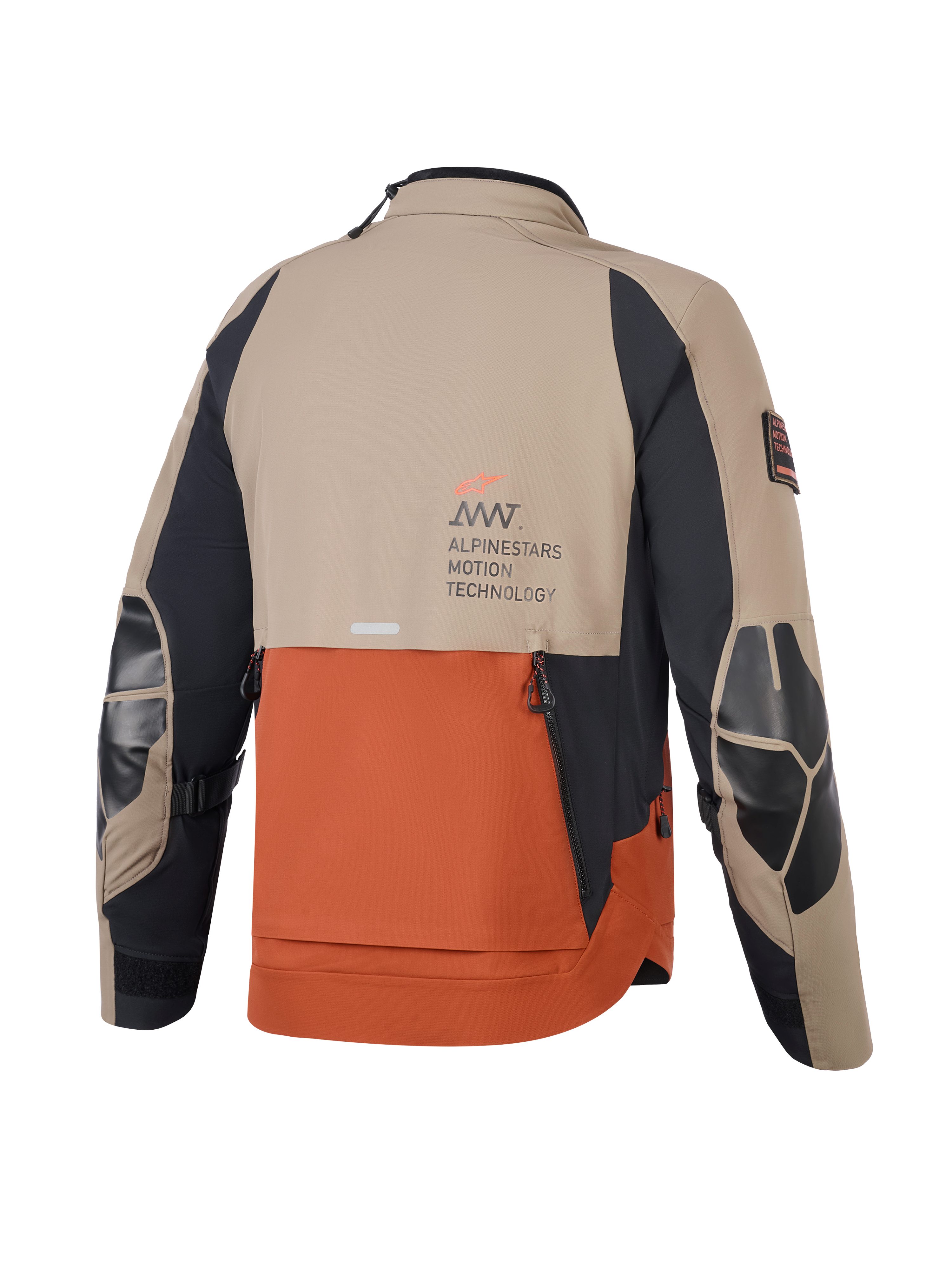 Alpinestars AMT-8 Stretch Drystar® XF Jas, Walnut Rust Black, achteraanzicht met beige en roestbruine panelen en zwarte mouwen, Alpinestars Motion Technology-branding op de rug, versterkte elleboogstukken en rugventilatie in dakpanontwerp voor avontuurlijk motorrijden.