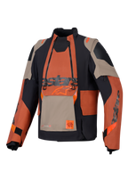 Alpinestars Halo Pro Drystar® XF gelamineerde jas, adventure motorjas, Walnut Rust Black, vooraanzicht met modulair borstpaneel met dubbele waterdichte ritsen, robuuste textielconstructie met tan en oranje panelen.