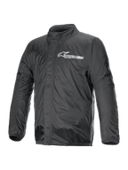 Alpinestars Hurricane Rain V2 Jacket, motorregenjas, zwart, voorzien van wit Alpinestars-logo op de borst, hoge kraag, ritssluiting aan de voorzijde met stormflap, elastische manchetten en zoom, waterdicht gelamineerd textiel