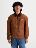 Alpinestars Mustang WP jas, heren urban contemporary motorjas van textiel in roestbruin en donkerbruin, vooraanzicht op model met workwear-stijl rijuitrusting en corduroy kraag
