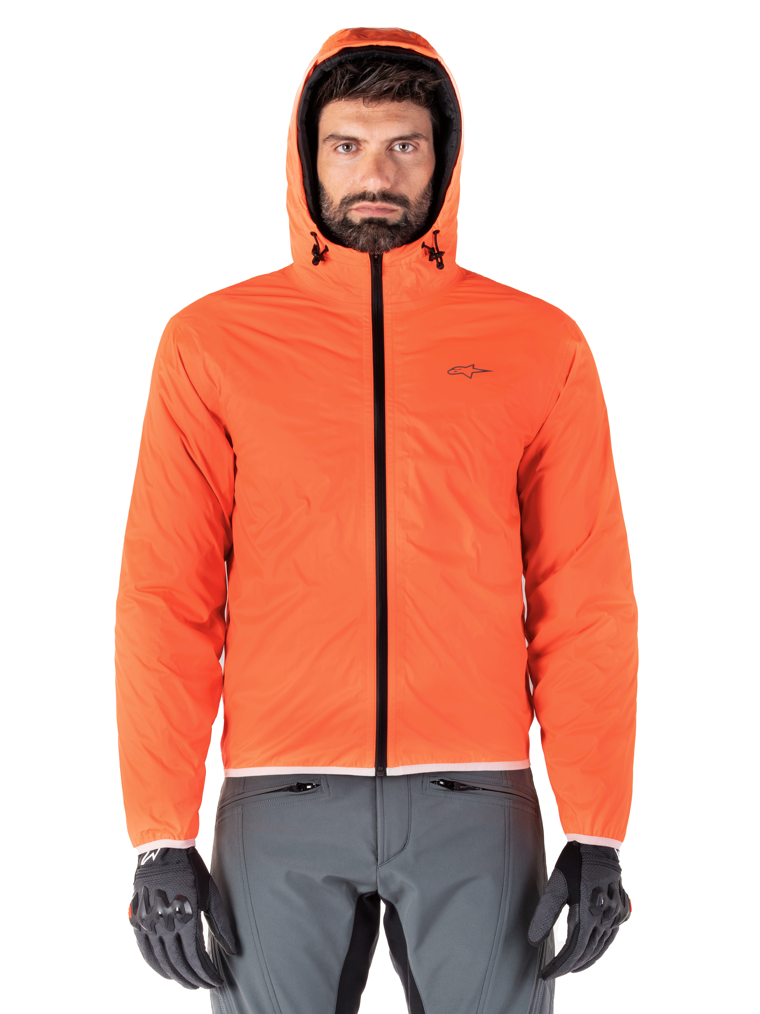 Alpinestars Mohobbs Waterproof Jas, gewatteerd motorbomberjack, zwart en fluo oranje, gewatteerd design met stormbestendige capuchon, op urban streetwear geïnspireerde motorkleding