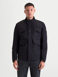 Alpinestars Altan Drystar jas, heren urban motorjas, zwart, met mat polyfabric materiaal, dubbele cargozakken en comfortabele opstaande kraag, vooraanzicht op model