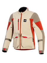 Alpinestars Maxdura Drystar®XF Laminated Armored Shell, adventure motorjas, Aluminum Walnut en Rust Brown, voorzien van grote cargozakken aan de voorzijde met rode accenten, verticale borstrits, All Terra-merkpatch en technische 3-laags gelamineerde constructie.