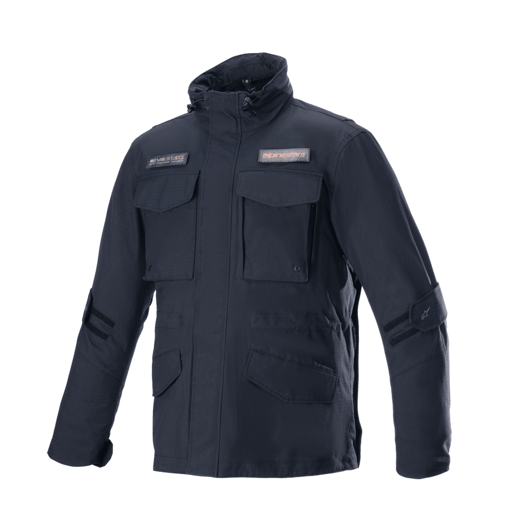 Alpinestars MO.ST.EQ Field Waterproof Primaloft Jacket, zwart, urban motorjas, field jacket-stijl, vier voorzakken met flappen, hoge kraag met trekkoorden, duurzame ripstop-constructie met logopatches