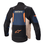 Alpinestars Halo Drystar® jas, adventure touring motorjas, achterkant, donkerblauw, donker kaki en oranje, groot ventilatiepaneel op de rug, 'astars ADVENTURE TECH' logo en zak op de onderrug met oranje ster-logo.