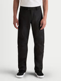 Alpinestars C-1 Waterproof broek, urban motorbroek voor heren, zwart, vooraanzicht op model met wit T-shirt, met duurzame polyfiber constructie en rechte pasvorm