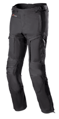 Alpinestars Bogota Pro Drystar 3 Seasons Pants, zwarte touring motorbroek, ventilatieritsen op de dijen, accordeon-stretchpanelen op de knieën, verstelbare taillebanden, duurzame textielstof met Drystar-branding