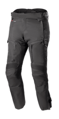 Alpinestars Bogota Pro Drystar 4 Seasons Pants Short, zwarte touring motorbroek, waterdicht en ademend, versterkte accordeon kniepanelen, verstelbare taillebanden, ventilatie en zakken met ritssluiting, duurzame ripstop stof, bescherming voor alle seizoenen