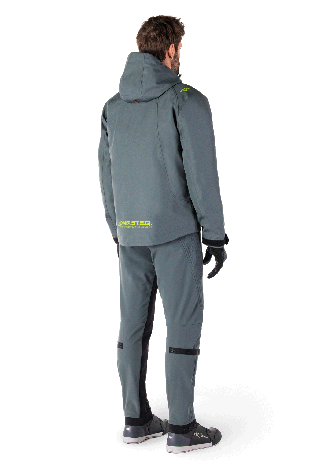 Alpinestars Morush Waterproof Parka in Urban Gray, lang model motorjas met een op streetwear geïnspireerd ontwerp, voorzien van een stormbestendige capuchon, grote 3D-zakken aan de voorzijde en een reflecterend MO.ST.EQ. woordmerk op de achterzijde.