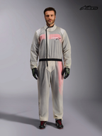 Alpinestars Kart Regenpak, transparante waterdichte karting overoverall voor heren in doorzichtige kleur, vooraanzicht op model met asymmetrische ritssluiting en elastische taille