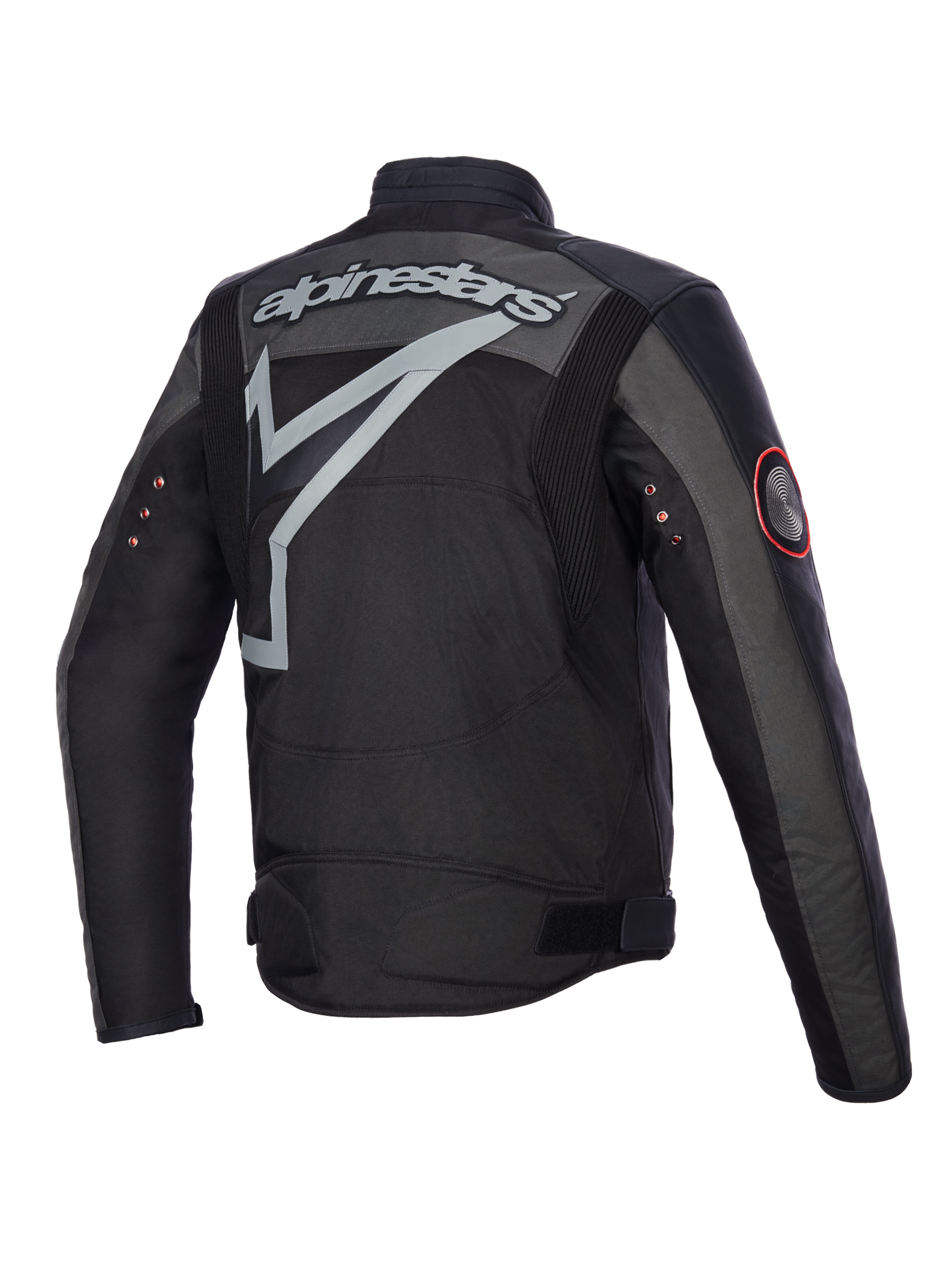 Alpinestars Axton Jacket, motorjas, Black Anthracite Red Tangerine, achteraanzicht met groot grijs rondomlopend logo en woordmerk, accordeon schouderpanelen en vintage metalen oogjes op de mouwen, constructie van textiel en leer