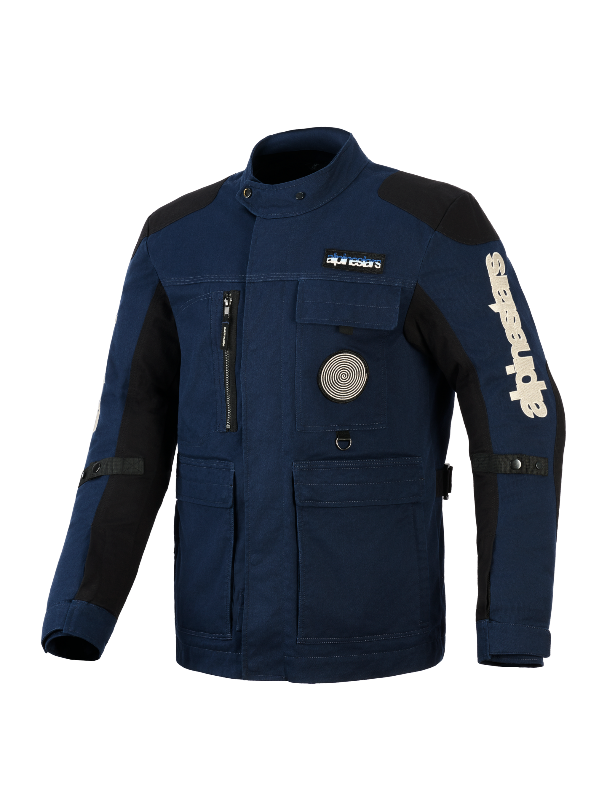 Alpinestars Dice Jacket, urban field-style motorjas, donkerblauw met zwarte schouder- en armpanelen, voorzien van meerdere functionele zakken, een verticale borstzak met ritssluiting en een ronde spiraal-graphic, groot wit Alpinestars-logo op de mouw, duurzame waterafstotende textielconstructie.