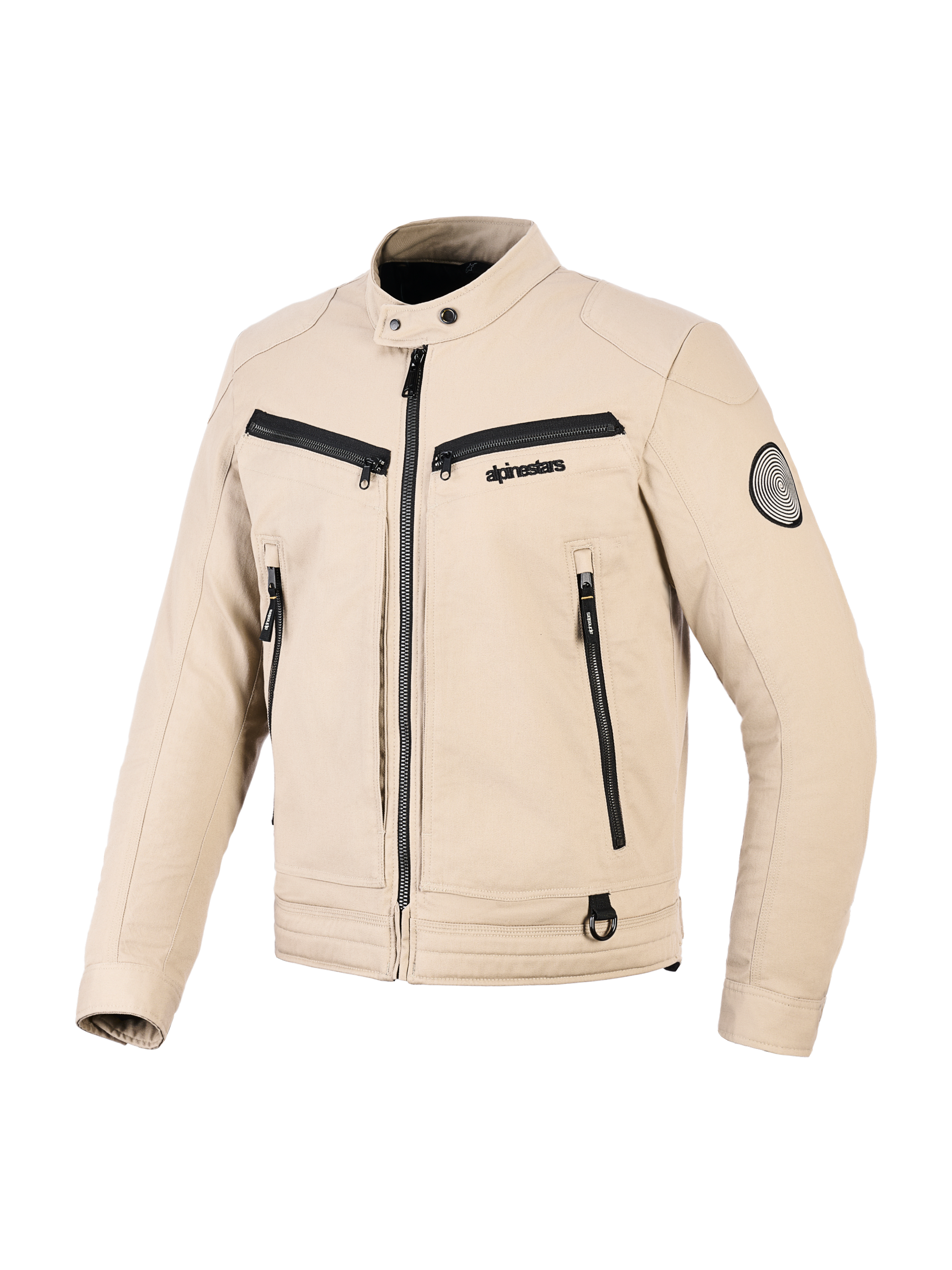 Alpinestars Bruiser Jacket, urban motorjas, tan, textielconstructie met zwarte ritsaccenten, kraag met drukknopen, meerdere functionele zakken, ronde logopatch op de mouw, hedendaags op werkkleding geïnspireerd ontwerp
