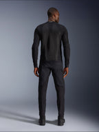Alpinestars Troop-Air jas in Black Black, achteraanzicht met technisch mesh rugpaneel en geventileerde constructie, gecombineerd met bijpassende zwarte motorbroek en laarzen