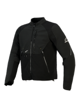 Alpinestars Provoke Jas, textiele motorjas, zwart, voorzien van ripstop softshell panelen, lasergeperforeerde borstzone, zakken met ritssluiting, wit Alpinestars-logo op de mouw en borst, urban contemporary motorkleding