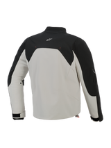 Alpinestars Provoke Jas, achteraanzicht, Black Metal Gray, urban textiele motorjas met zwarte bovenpanelen en een metaalgrijze body, voorzien van een klein wit logo op de bovenrug en ripstop softshell constructie