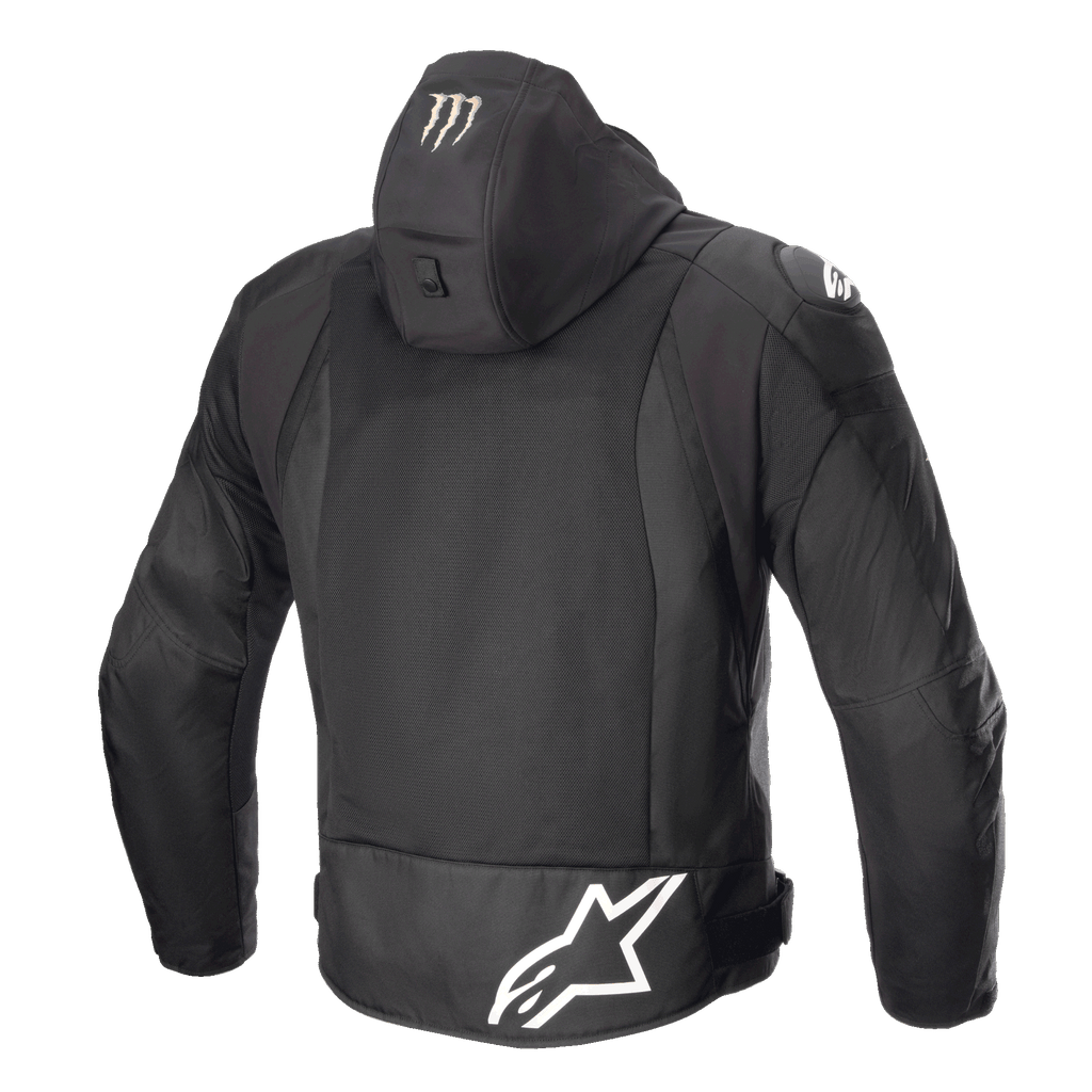 Alpinestars FQ20 Zaca Air Monster jas, textiele motorjas, zwart en wit, achteraanzicht met groot wit Alpinestars-logo op de onderrug, Monster Energy claw-logo op de capuchon, 3D-mesh ventilatiepanelen en DFS Lite schouder-sliders.