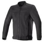 Alpinestars Luc V2 Air Jacket, zwarte motorjas, bomberstijl met ritssluiting en geribbelde kraag, verstelbare taillebandjes, meshpanelen voor ventilatie, subtiele logo-details op de borst en mouw, duurzame textielstof voor stedelijk gebruik
