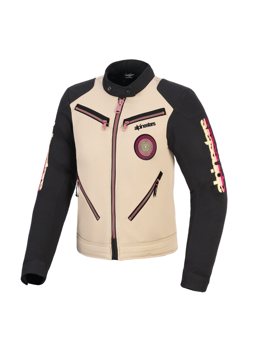 Alpinestars Stella Grace jas, motorjas voor dames, aluminium en zwart met roze ritsaccenten, vooraanzicht met op stedelijke werkkleding geïnspireerd ontwerp, spiraalvormige Oscar-patch op de borst, Alpinestars-branding op de mouwen.
