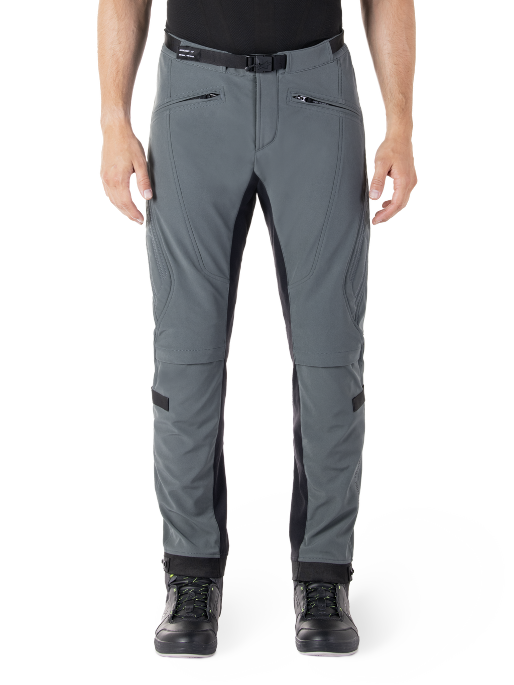 Alpinestars Alden broek, Urban Gray met zwarte panelen, technische motorrijbroek, vooraanzicht met ritszakken en geïntegreerde magnetische tailleriem, slim-fit softshell ontwerp voor stedelijk woon-werkverkeer