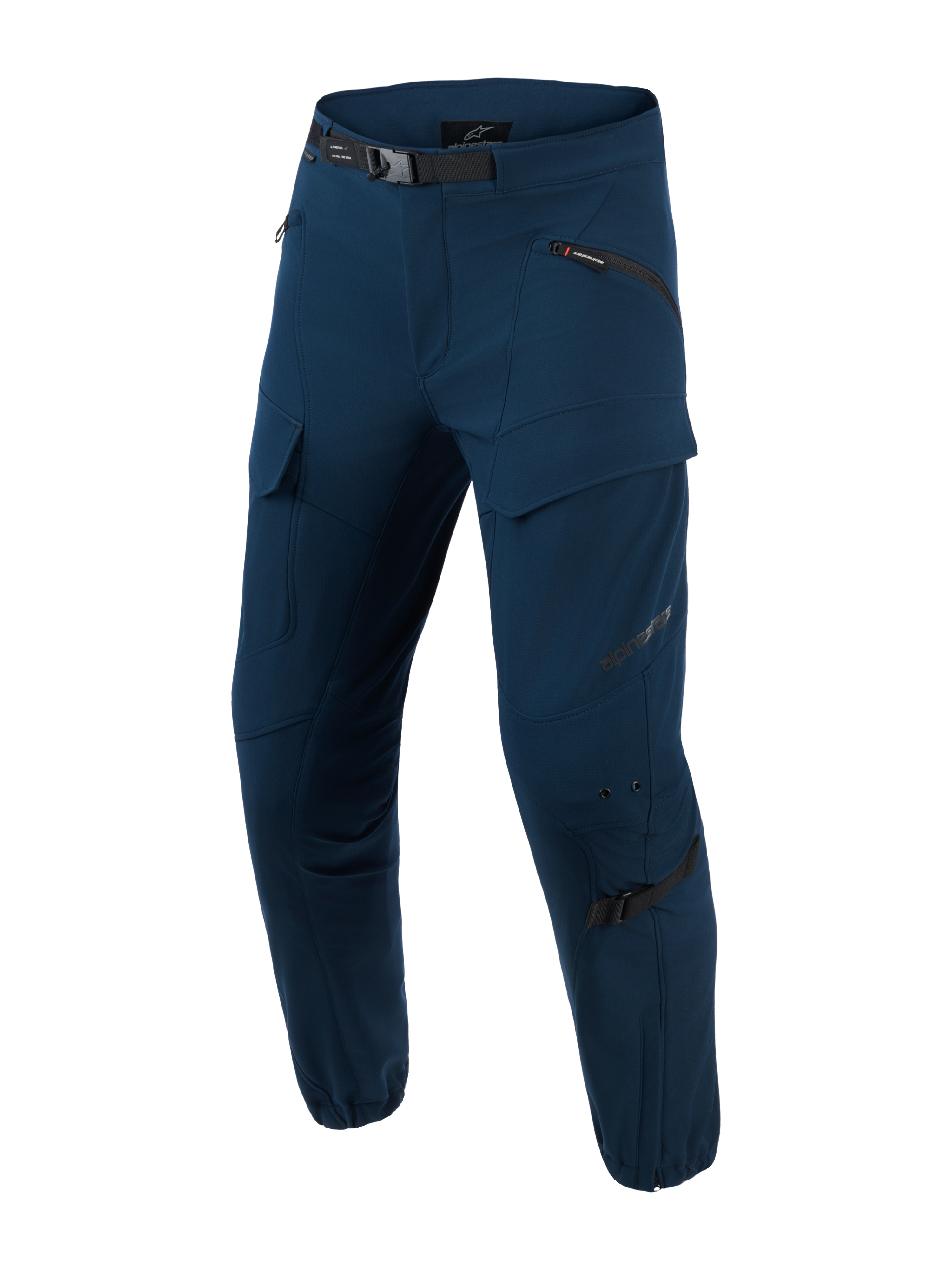 Alpinestars Juggernaut V2 motorbroek, urban motorbroek, Night Navy, donkerblauwe technische rijbroek met meerdere ritszakken, verstelbare zwarte tailleriem, versterkte kniezones met verstelbandjes, slim-fit ontwerp met enkelritsen, softshell ripstop-materiaal voor stedelijk woon-werkverkeer
