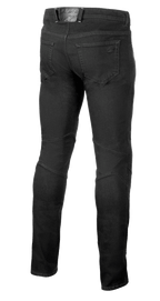 Alpinestars Radium V2 Denim broek, motorjeans, Black Rinse, achteraanzicht met five-pocket styling, tonale branding op de achterzak en patch op de tailleband, technische stiksels aan de achterkant van de knieën voor een taps toelopende pasvorm