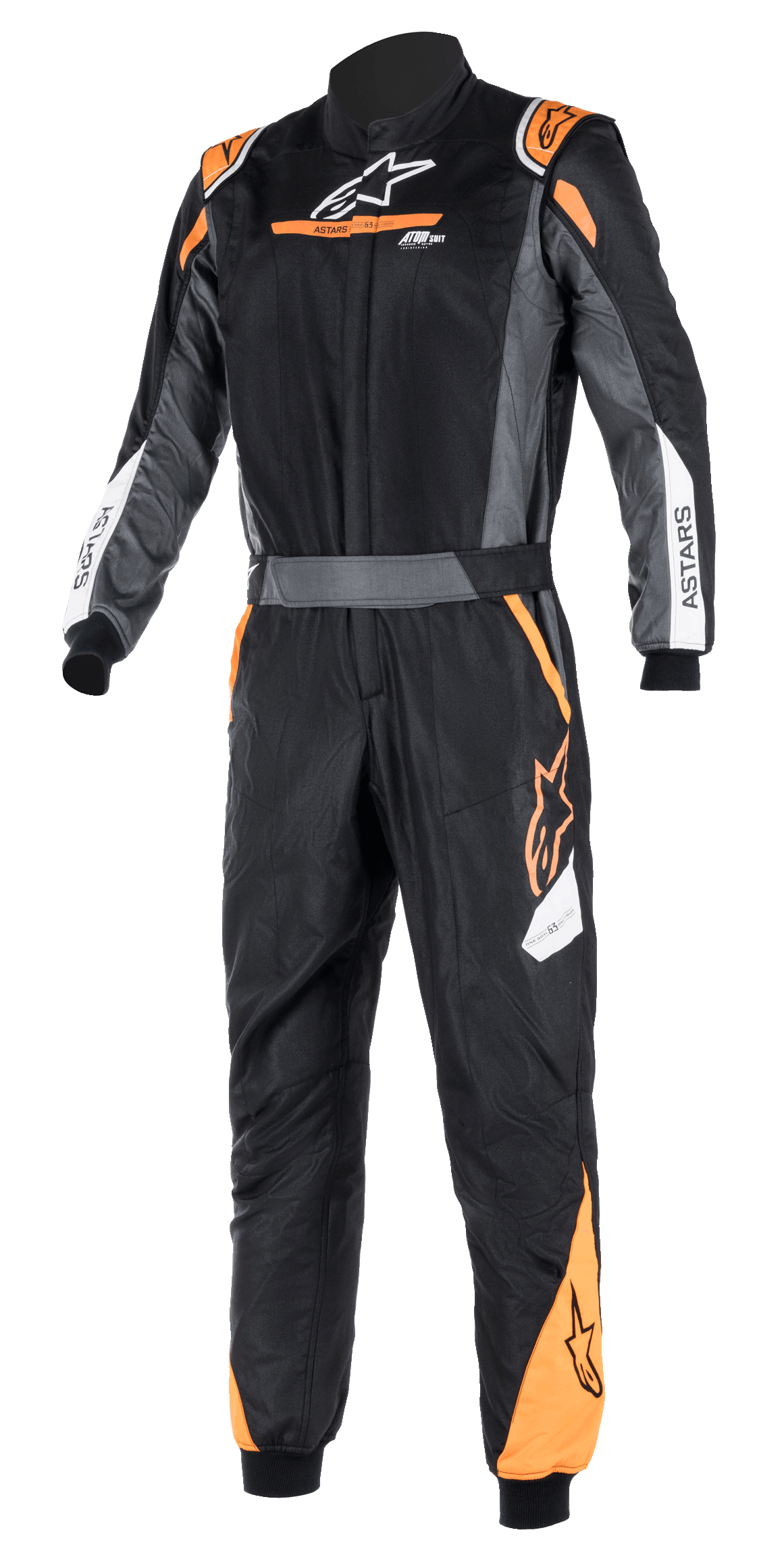 Alpinestars Atom FIA Graphic Suit, zwart en antraciet met oranje fluo accenten, eendelig FIA-gecertificeerd autoracepak, hoge kraag, ASTARS-branding op de mouwen, professionele uitrusting voor autosport en circuitcompetitie