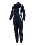 Alpinestars Stella GP Pro Comp V2 racepak, dames FIA-autoracingpak, zwart met witte en grijze panelen, lange mouwen met hoge kraag, witte logo's op schouders en schenen, verstelbare tailleband en elastische boorden, aerodynamisch ontwerp voor professionele autosport