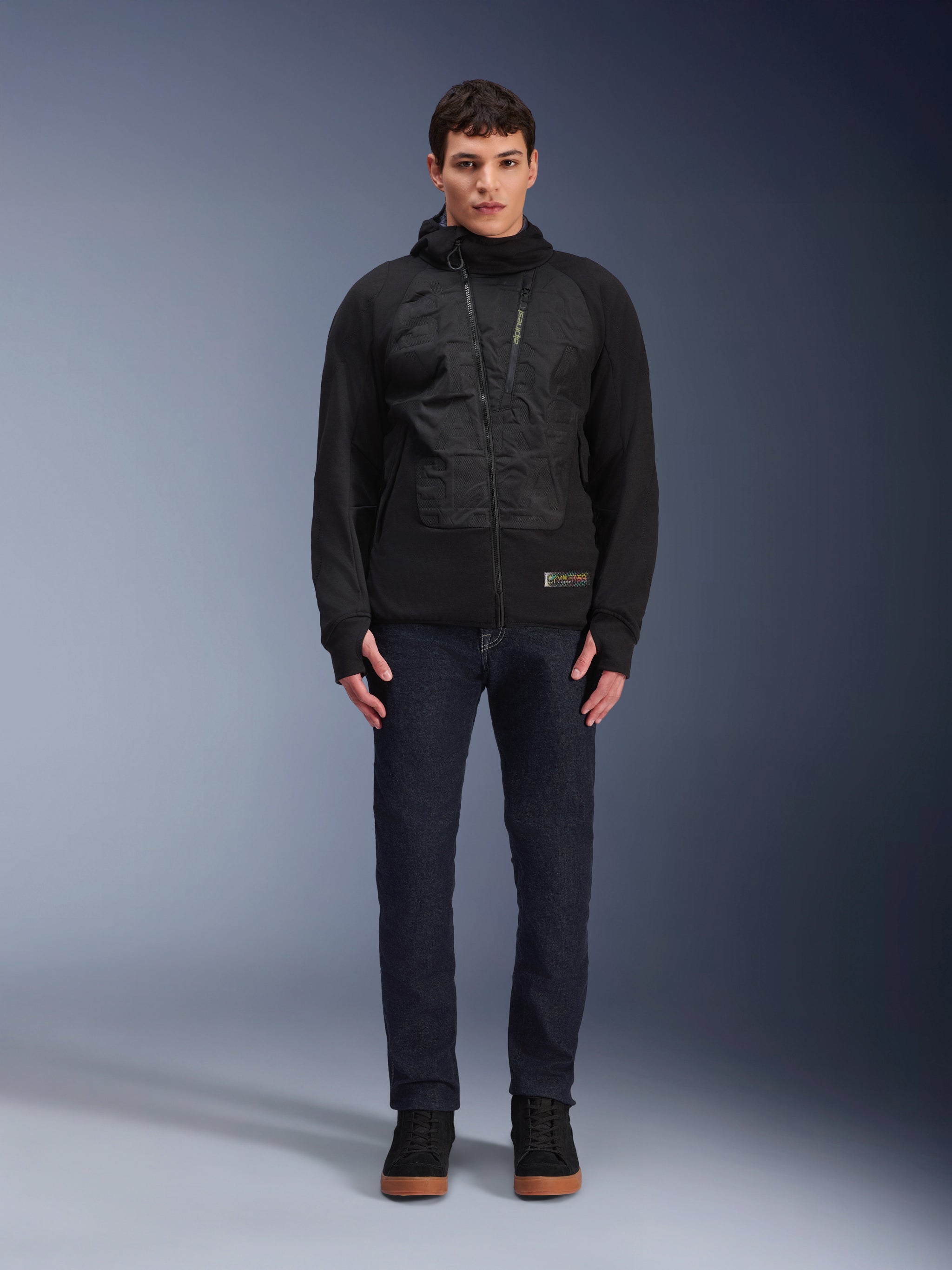 Mo.St.Eq Hybride Jas Met Capuchon