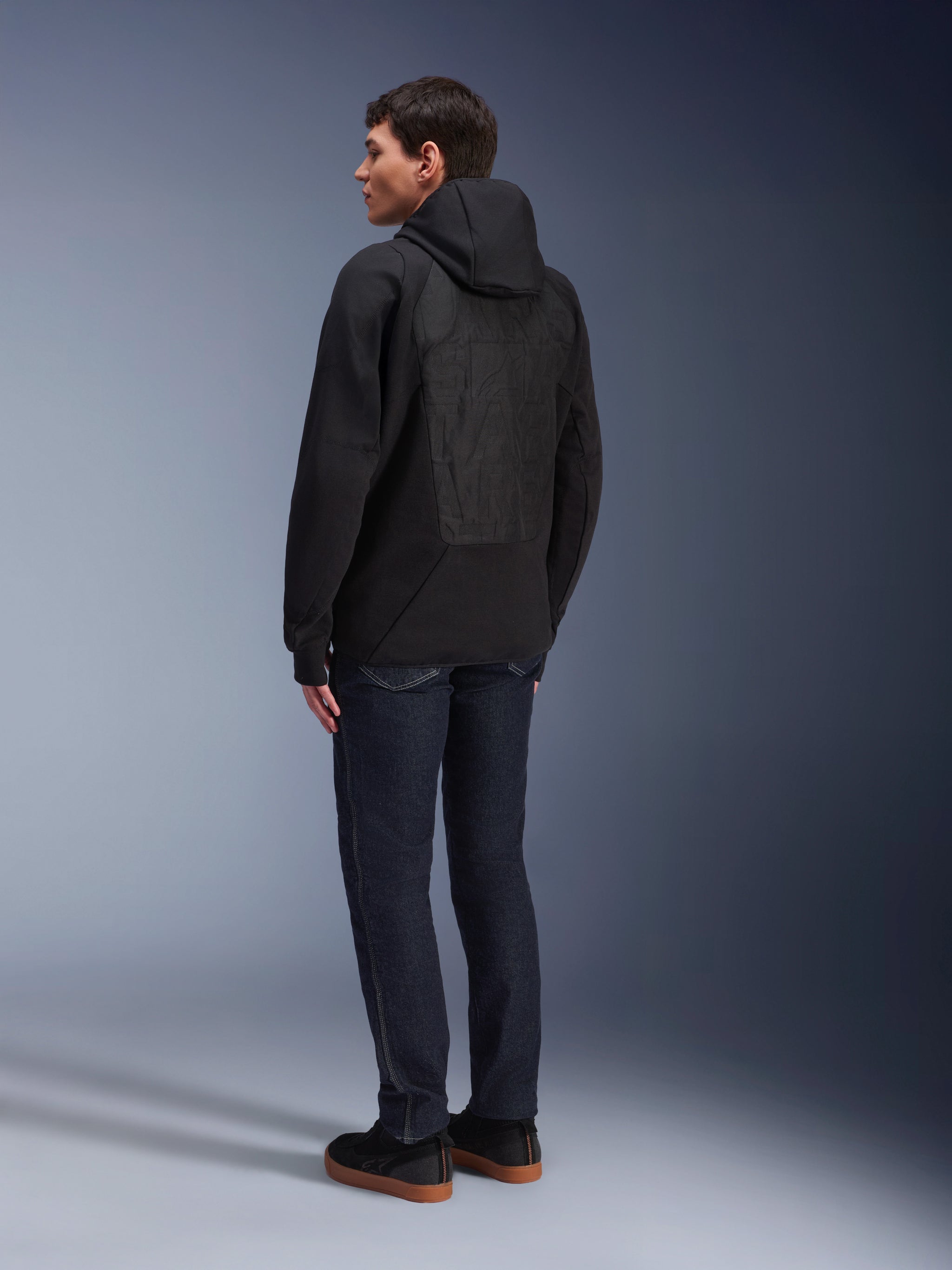 Mo.St.Eq Hybride Jas Met Capuchon