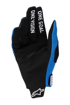 Alpinestars 2025 Radar Pro handschoenen, motorcross handschoenen, blauw en zwart, handpalmaanzicht met zwart synthetisch suède, witte 'ONE GOAL ONE VISION' tekst op de vingers, wit Alpinestars logo bij de pols, lichtgewicht off-road raceontwerp