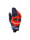 Alpinestars 2026 Pro-Dura handschoenen, motorcross- en endurohandschoenen, donkerblauw en feloranje met witte accenten, voorzien van tweedelige TPR-knokkelbescherming, Alpinestars-branding op de rugzijde en een flexibele multi-panel constructie