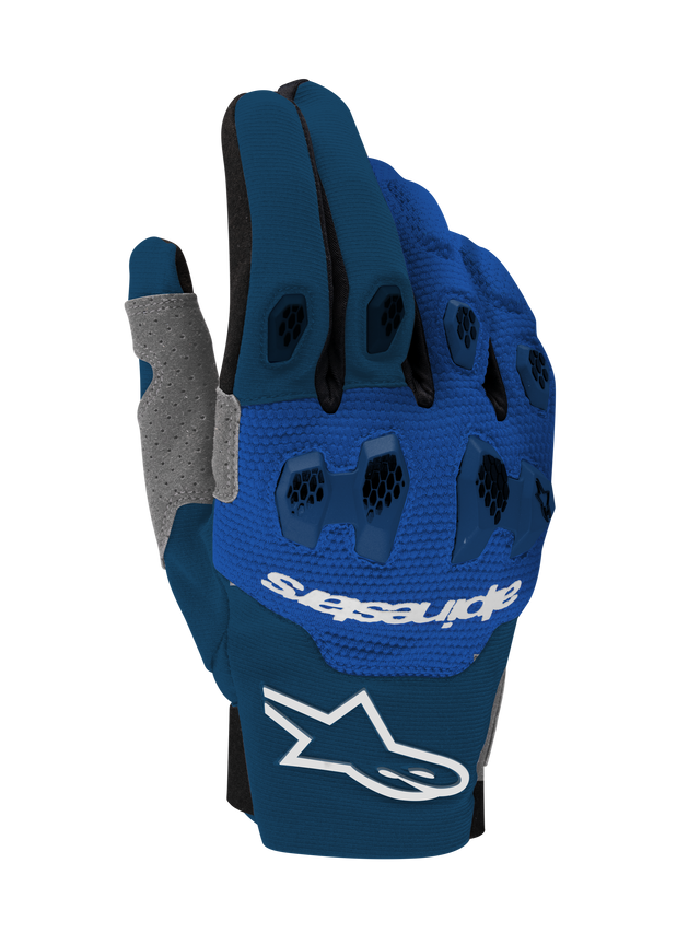 Alpinestars 2026 Pro-Dura handschoenen, motorcross- en endurohandschoenen, marineblauw, helderblauw en wit, met tweedelige TPR-knokkelbescherming, stretchconstructie met meerdere panelen, wit Alpinestars-logo op de manchet en merknaam op de rug van de hand, technisch off-road ontwerp