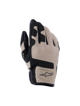 Alpinestars Ignite handschoenen, motorhandschoenen, beige en zwart, bovenkant van gestructureerd mesh met zwarte paneelaccenten, kort manchetontwerp met Alpinestars-logo, lichte en ademende beschermende uitrusting voor stadsritten