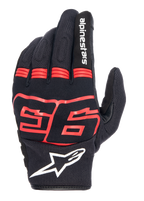 Alpinestars MM93 Losail V2 handschoenen, zwart met fluorood, voorzien van Marc Marquez 93 graphic, wit Alpinestars-logo, ademende mesh handrug, accordeon vingerpanelen voor flexibiliteit, urban motorracestijl
