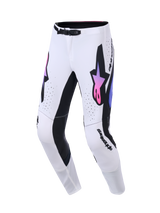 Alpinestars 2026 Supertech AFD Vista Broek, motorcrossbroek, wit, paars en zwart, met een groot zwart Astars-logo met een roze en paars kleurverloop, zwarte panelen aan de binnenkant van de benen en een SX1 magnetische taillegesp, ontworpen voor off-road raceprestaties.