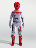 Alpinestars Racer Air Lone and Hunt gear set, heren motorcross-outfit in grijs camouflage en rood, met geventileerde jersey en broek.