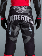 Beperkte Oplage Techstar Beast Coast Broek, zwart-grijs camouflage, wit gothic Alpinestars-logo op het zitvlak, crossbroek.