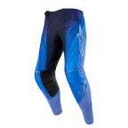 Alpinestars 2024 Techstar Pneuma broek, motorcross broek, donkerblauw en lichtblauw, met een zilveren Alpinestars sterlogo op de dij, zwarte lederen panelen aan de binnenkant van de knie en lasergesneden ventilatieperforaties.