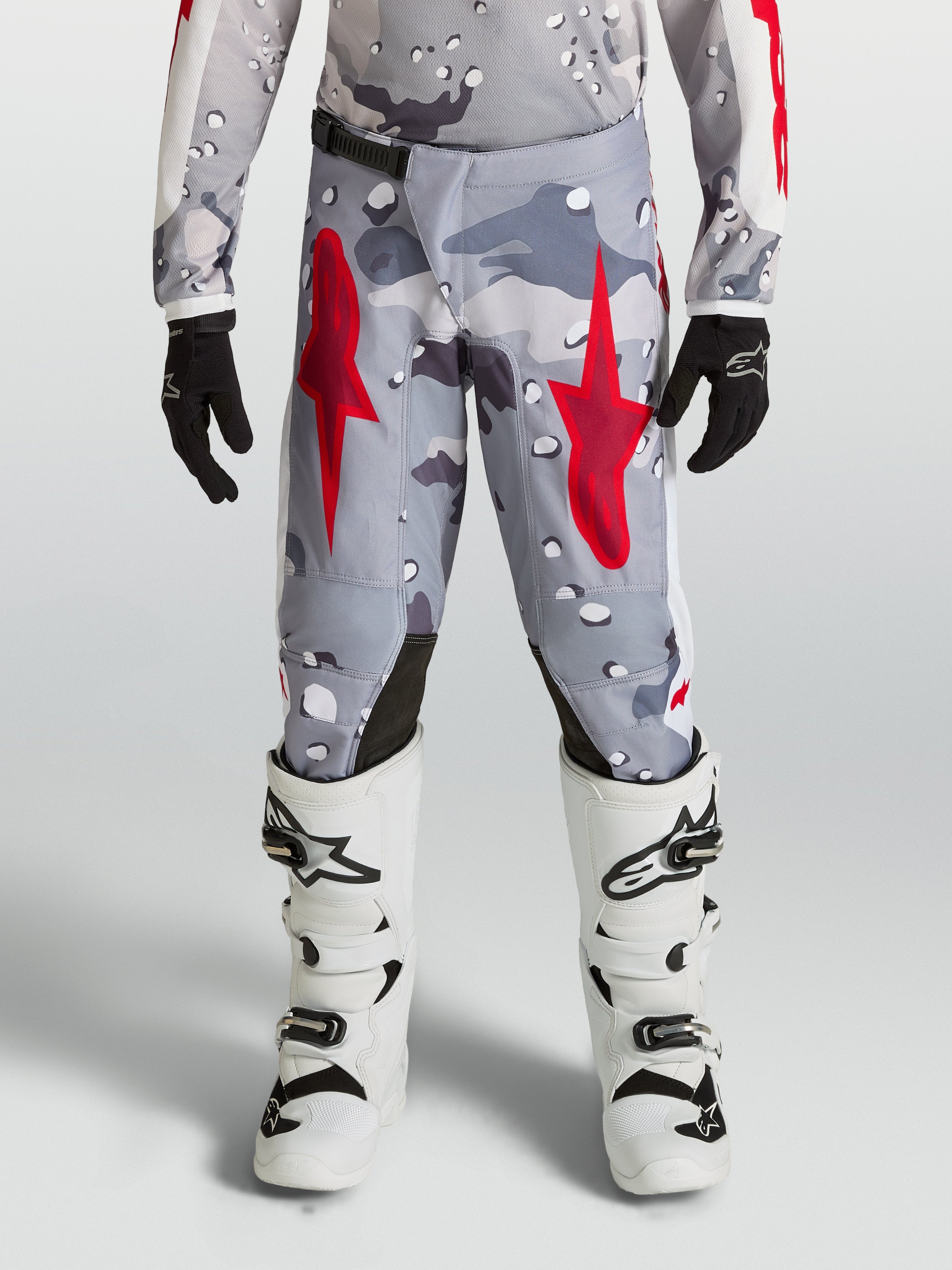 Alpinestars Jeugd Fluid Lone broek, motorcrossbroek voor jeugd, grijs camo en vuurrood, duurzame polyfabric constructie