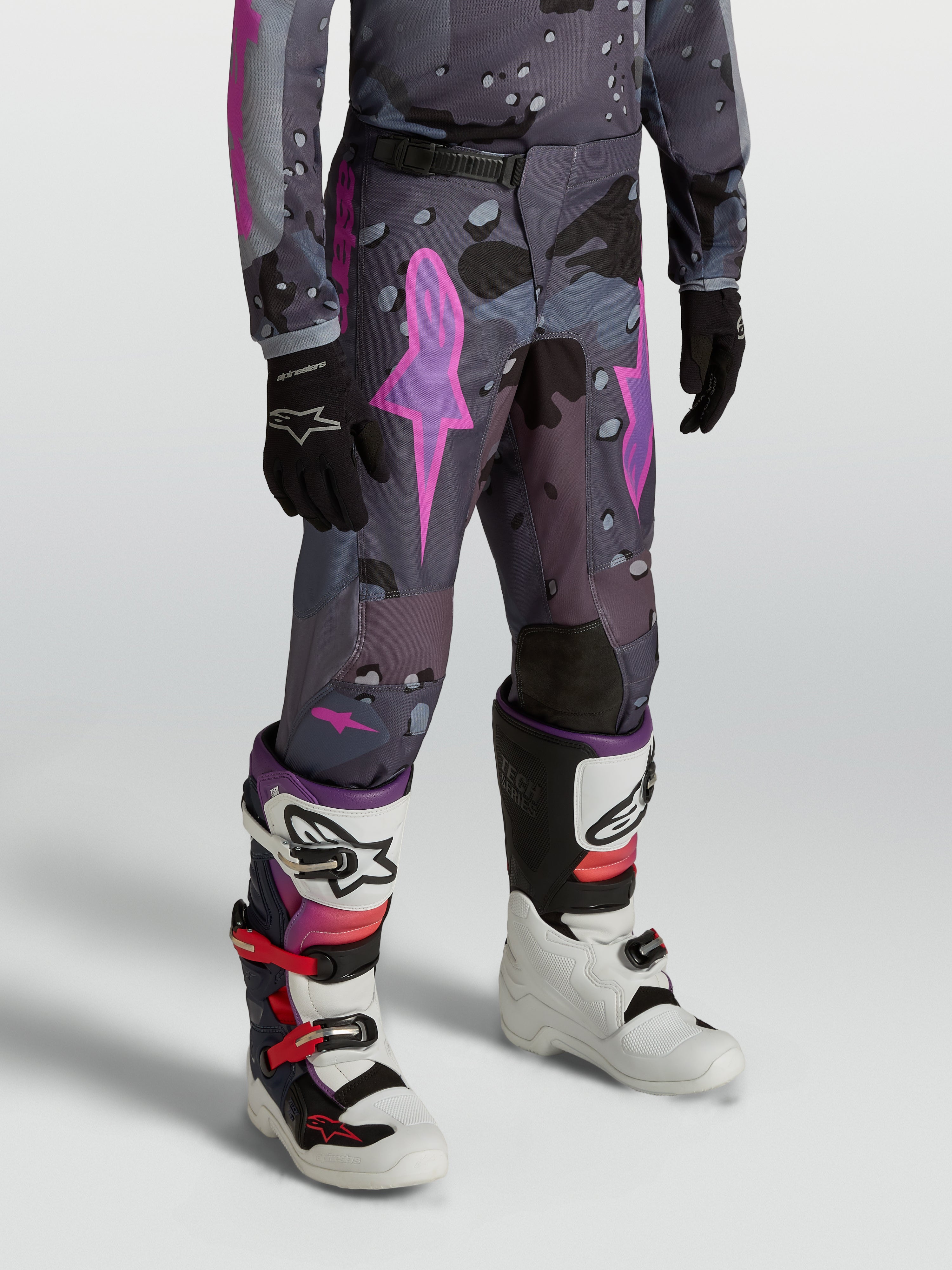 Alpinestars jeugd Fluid Lone broek, motocrossbroek voor kinderen, grijs camouflage en paars, duurzame 600D constructie.