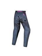 Alpinestars jeugd Fluid Lone motocrossbroek 2027, grijs camo en paars, duurzame 600D polystof, achteraanzicht.