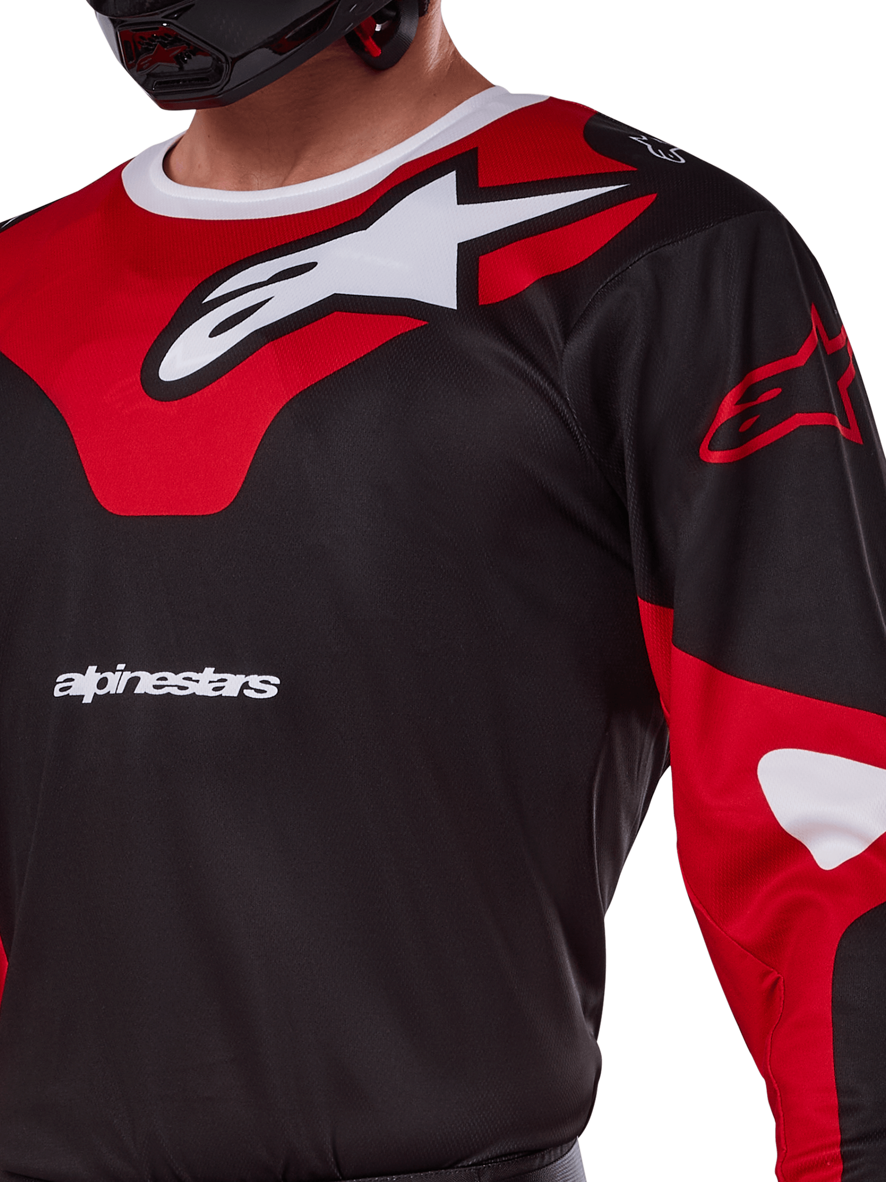 Alpinestars 2025 Racer Veil Jersey, motocross jersey, zwart en felrood, close-up met een groot wit Astars-logo op een rood borstpaneel, witte merktekst en technische vochtafvoerende stof.