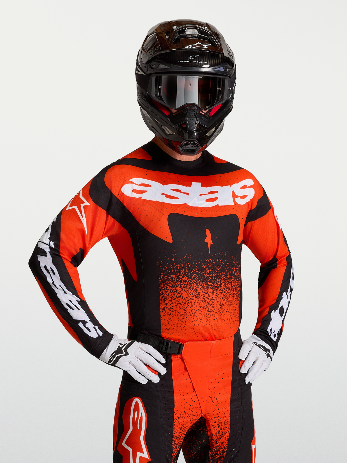 Alpinestars Techstar Swan jersey, heren motorcrossjersey, rood en zwart, atletische racepasvorm voor racing.