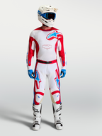 Alpinestars Racer Hunt broek, motocrossbroek in wit en rood met blauwe accenten en een voorgevormde ergonomische pasvorm.