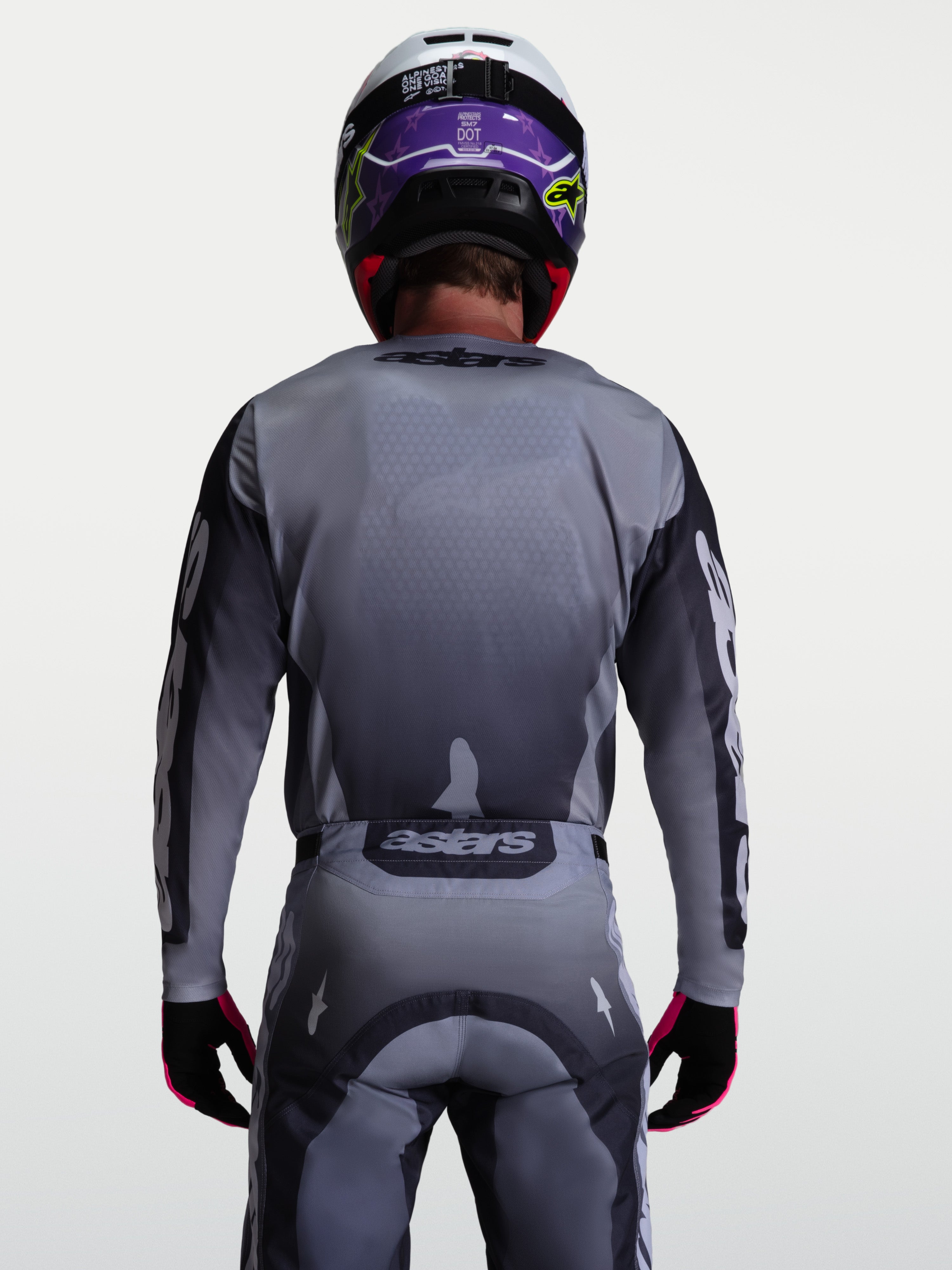Alpinestars Racer Amber jersey, grijs en lichtpaars performance motocrossjersey voor off-road rijden, achteraanzicht.