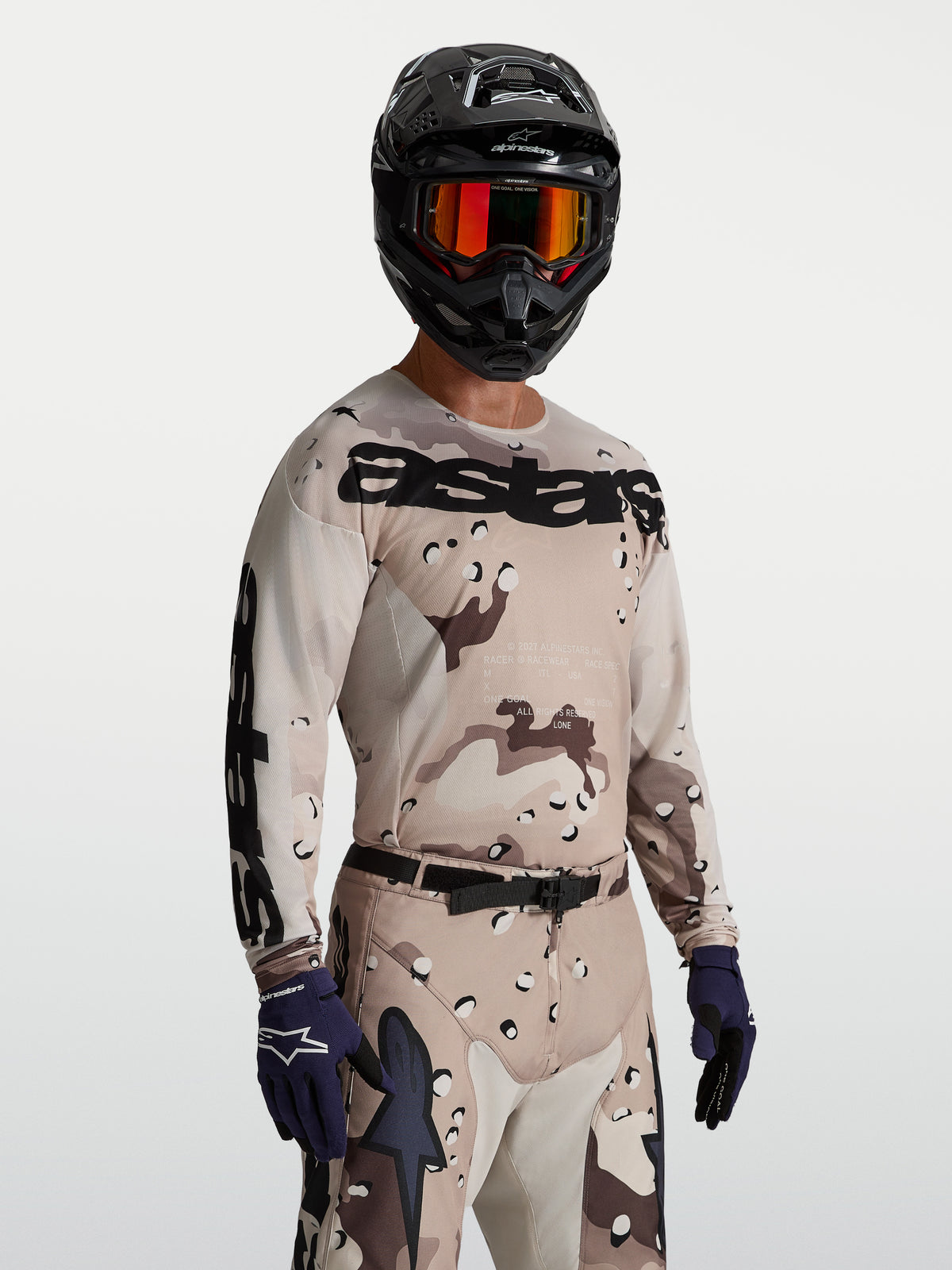 Alpinestars Racer Lone jersey, heren motocrossjersey in desert camo tan en zwart, vochtafvoerend polyfabric met race-pasvorm.