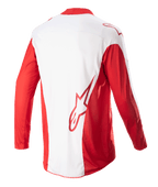 Alpinestars 2023 Techstar Arch Jersey, motocross shirt, Mars Red en wit, achteraanzicht met wit middenpaneel en rode lange mouwen, rood Astars-logo op de onderrug, mesh-ventilatiepanelen en verlengde achterzijde voor extra bedekking tijdens off-road racen