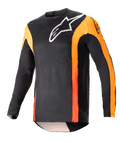 Alpinestars 2023 Techstar Sein Jersey, motorcross shirt met lange mouwen, zwart met Hot Orange accenten, wit Alpinestars-logo op de borst, lichtgewicht ademende mesh-stof, atletische race-pasvorm